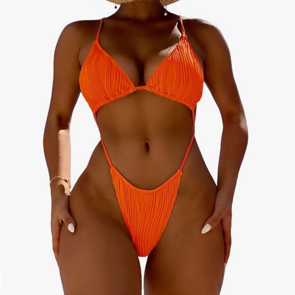 OYOANGLE Women's Criss Cross Halter Bikini and Tie Side Triangle 2 Piece Swim